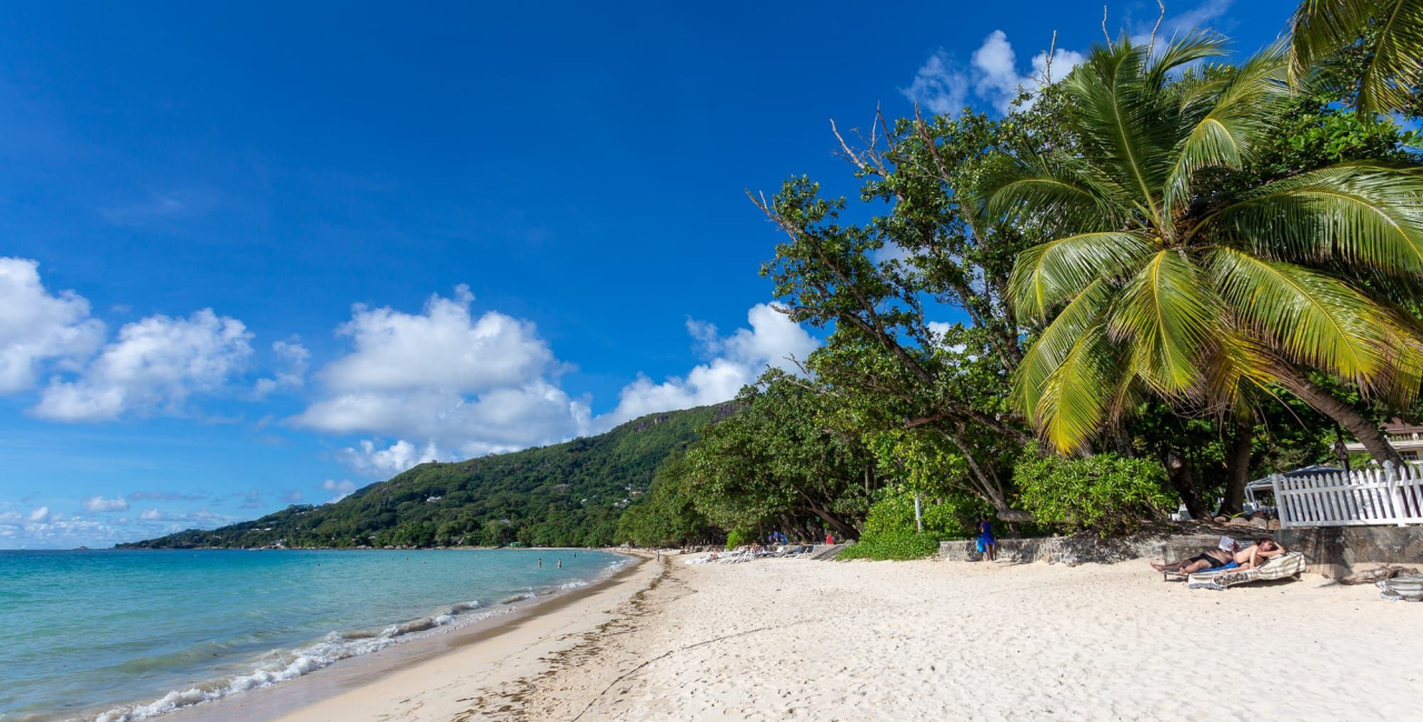 Plage Beau Vallon Mahé – Guide, Saison &amp; Baignade